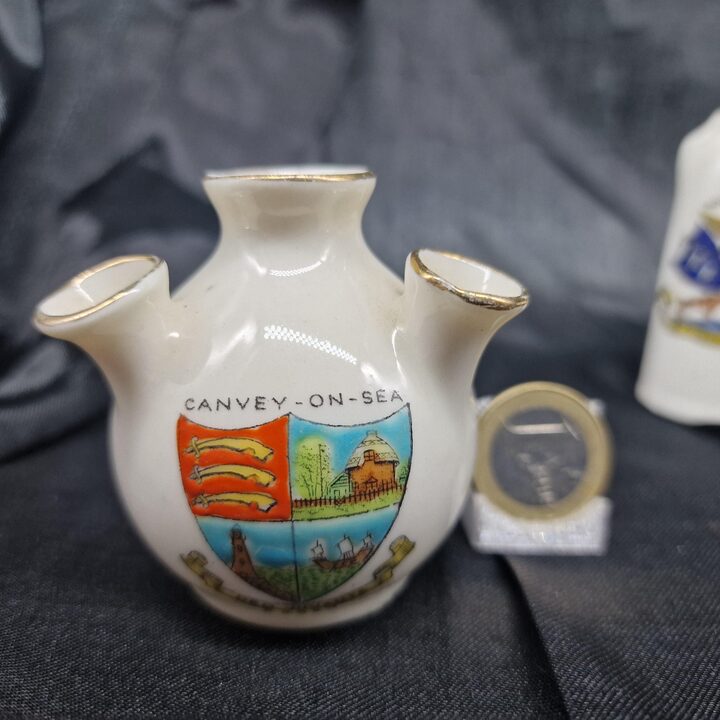 Miniaturowe wazy i naczynia z porcelany heraldycznej, W.H. Goss, Carlton, Arcadian i Botolph, zestaw 5 sztuk, epoka edwardiańska