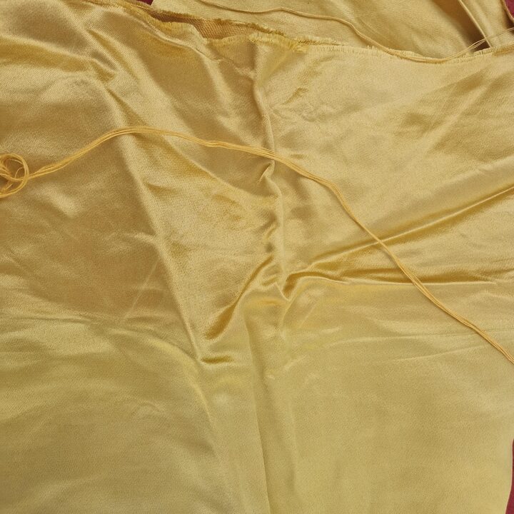 Tessuto Raso di Valencia Anni 50, Seta Viscosa e Cotone Dorato, Scampolo 120 x 200 cm, Alta Moda Spagnola