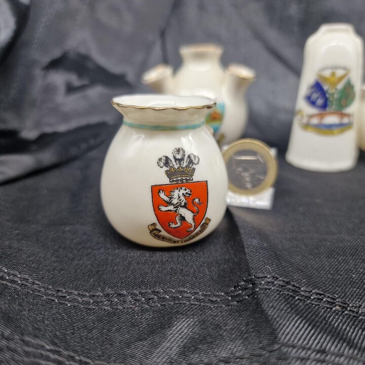 英国紋章磁器ミニチュア花瓶＆容器5点セット W.H.ゴス、カールトン、アルカディアン、ボトルフ エドワーディアン期