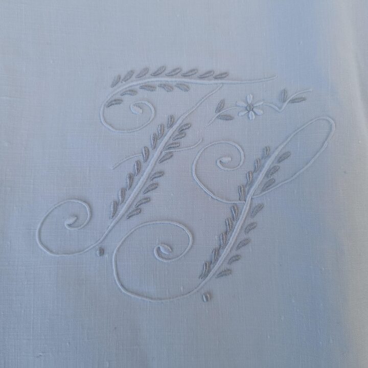 Komplet Pościeli lnianej Vintage, Prześcieradło i Poszewka Calasanz Barcelona z Haftem Ręcznym, Monogram J, Pościel Hiszpańska,…