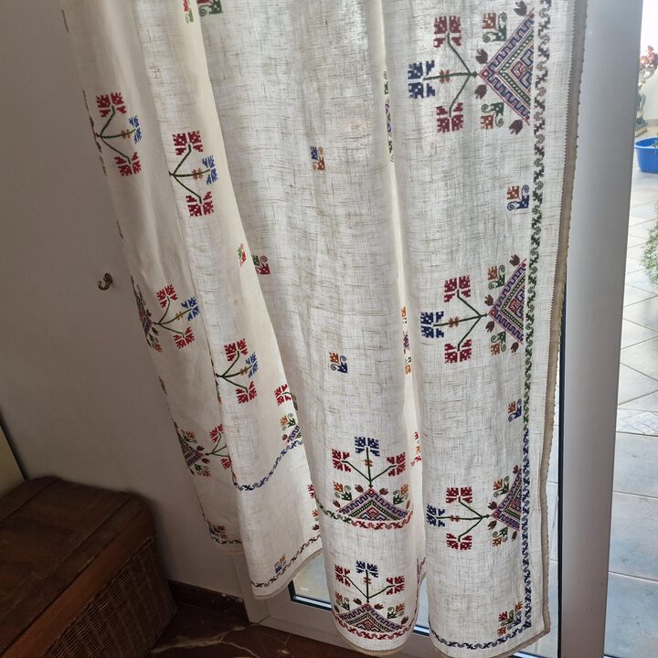 Antiek Geborduurd Linnen Gordijn, Tafelkleed Textielpaneel, Rustieke Volkskunst Draperie, Handgemaakt Farmhouse Decor voor Woon…