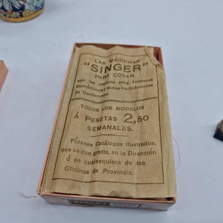 12 Carretes de Seda Singer Vintage - Gama Roja y Rosa - Seda Artistica - Caja Art Deco Original - Bobinas de Madera - Costura C…