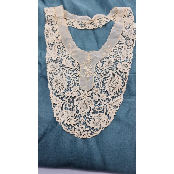Gola de Renda Antiga Bordada à Mão sobre Tule com Flores, Estilo Art Nouveau, Aplicação de Renda de Noiva Edwardiana, 1900