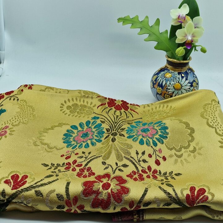 Tecido Brocado Valenciano, Seda Antiga Espanhola com Fio de Lurex Metalizado, Motivo Floral Damasco, Peca de 110 x 130 cm, Cost…