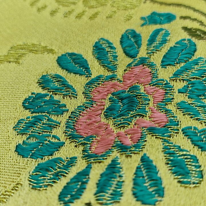 Tecido Brocado Valenciano, Seda Antiga Espanhola com Fio de Lurex Metalizado, Motivo Floral Damasco, Peca de 110 x 130 cm, Cost…