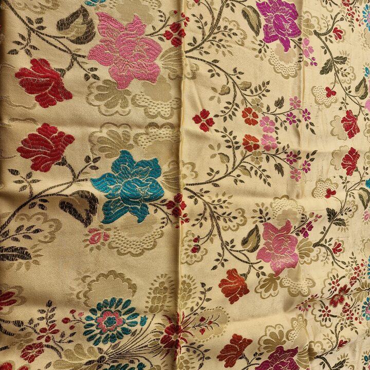 Tecido Brocado Valenciano, Seda Antiga Espanhola com Fio de Lurex Metalizado, Motivo Floral Damasco, Peca de 110 x 130 cm, Cost…