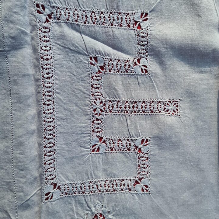 Antikes Leinen Bettwaesche Set, Handgestickter Hohlsaum Merezhka, Laken und 3 Kissenbezuege, 4 Teilig, Anfang 20 Jahrhundert