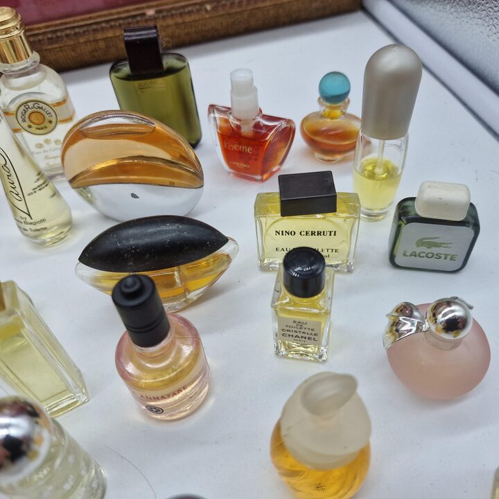 Zestaw 40 Miniatur Perfum Vintage - Kolekcja Projektantów z Lat 90 - Chanel, Lancôme, Fendi, Hugo Boss, Worth - Rzadkie Próbki
