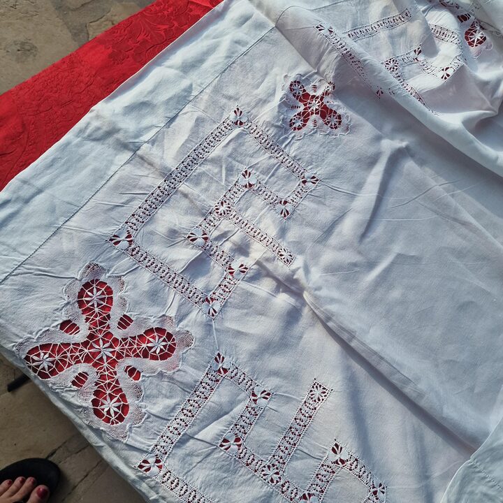 Antikes Leinen Bettwaesche Set, Handgestickter Hohlsaum Merezhka, Laken und 3 Kissenbezuege, 4 Teilig, Anfang 20 Jahrhundert
