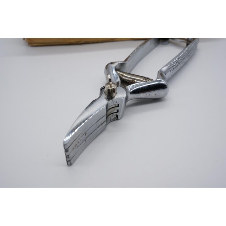 Masticatore Urki per Persone senza Denti, Jose D. Bilbatua Eibar, Pinza Meccanica Tritacibo con Scatola Originale, Anni 1950
