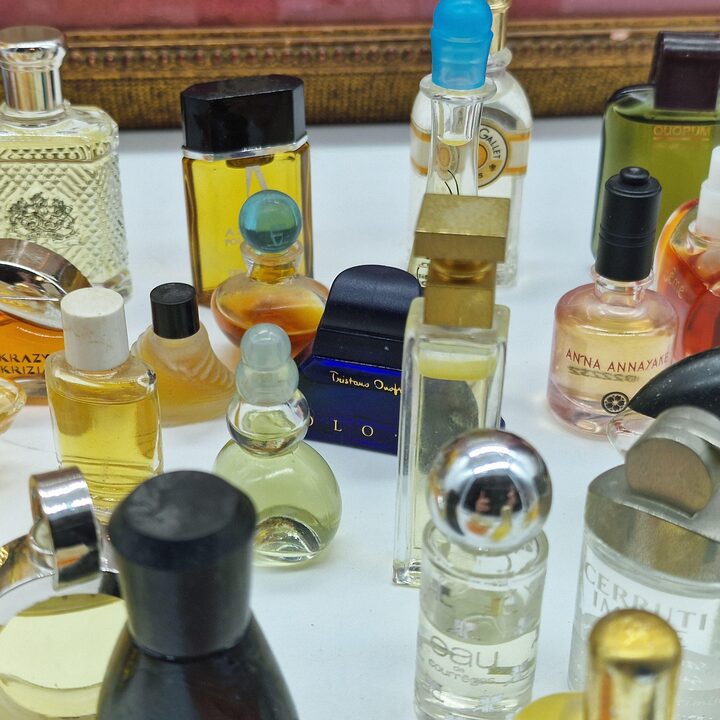Лот из 40 Винтажных Миниатюр Парфюмерии - Коллекция 90х - Chanel, Lancôme, Fendi, Hugo Boss, Worth - Редкие Пробники
