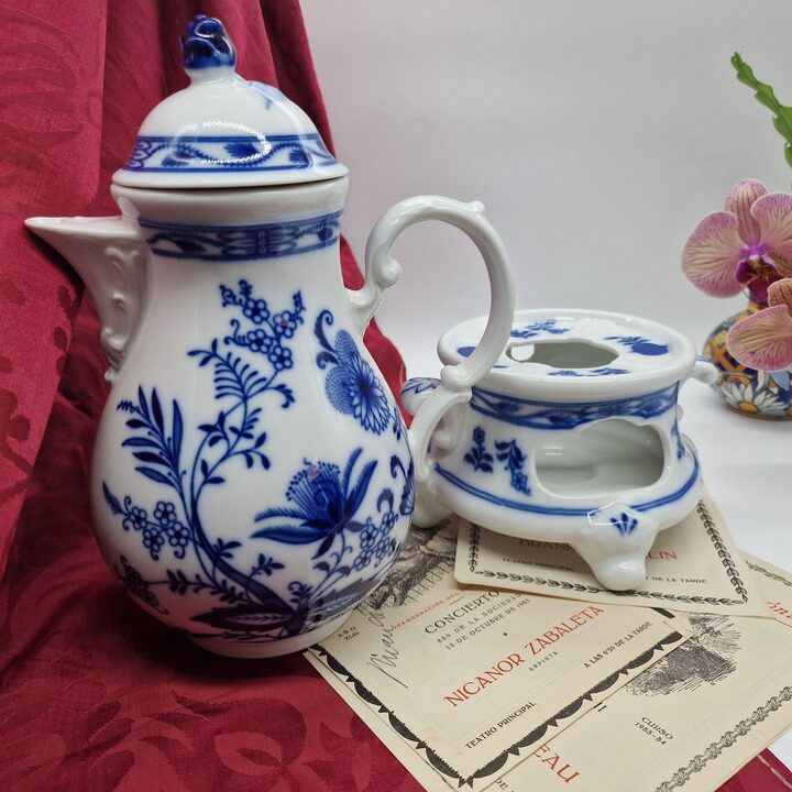 Porseleinen Koffiepot met Warmer, Oscar Schaller en Co Meissen Gardens Rechaud Set, 3-Delig, Jaren 1930