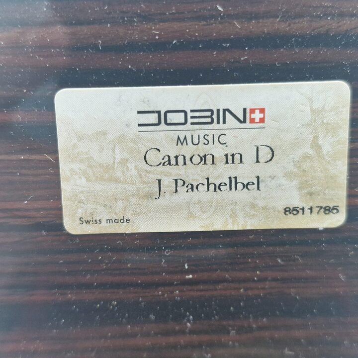 Boîte à musique et coffret à bijoux Jobin en loupe de bois avec mélodie Canon de Pachelbel et mécanisme suisse Reuge Romance de…