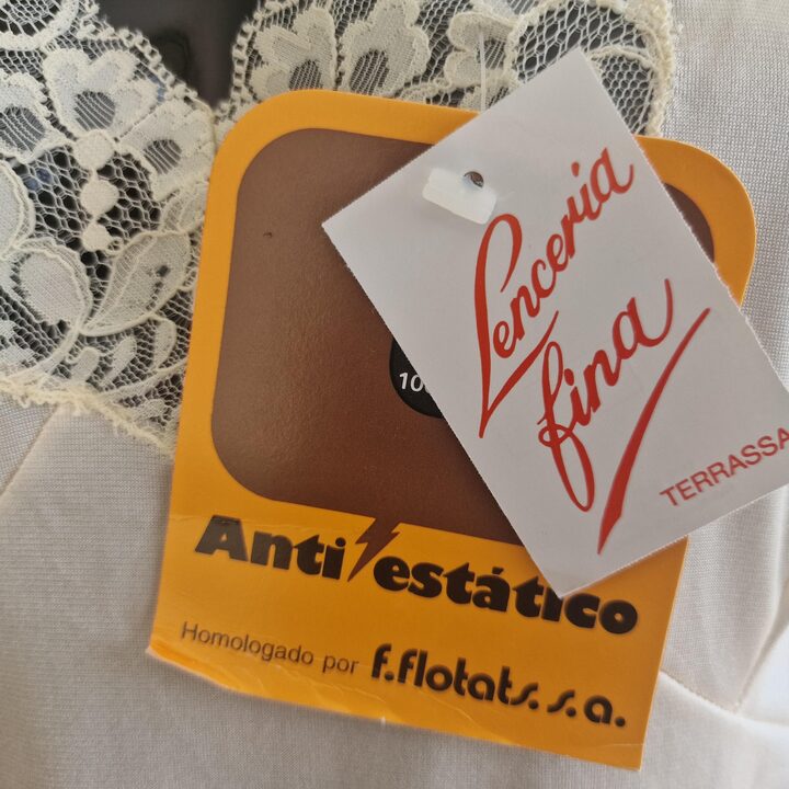Halka Vintage Pod Sukienke Estil Daba 1980 Kremowa Poliamid Koronka Dekolt Dol Rozmiar 6 M Deadstock Nowa Hiszpania