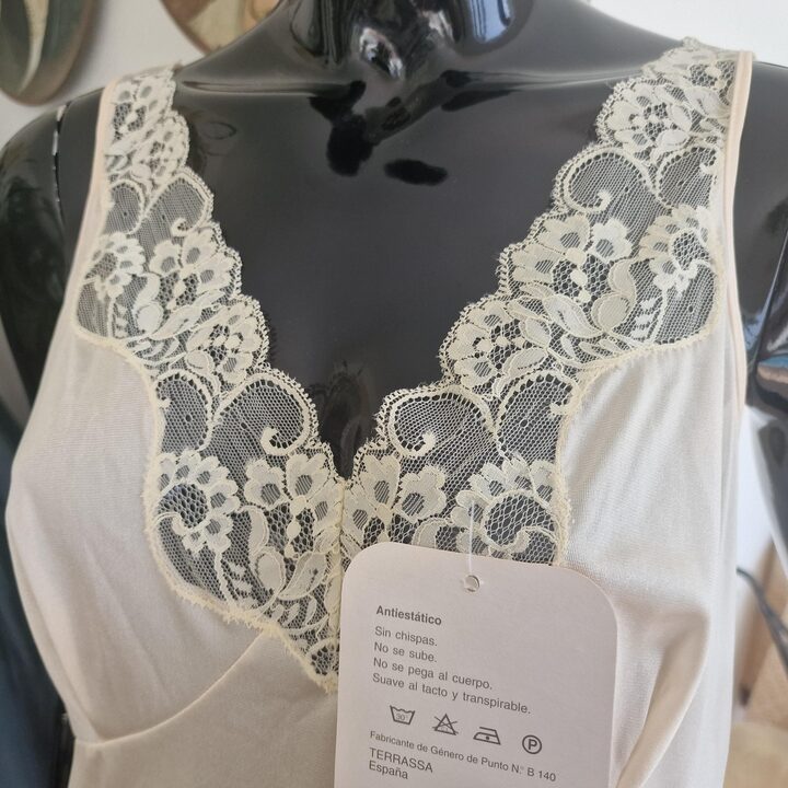 Halka Vintage Pod Sukienke Estil Daba 1980 Kremowa Poliamid Koronka Dekolt Dol Rozmiar 6 M Deadstock Nowa Hiszpania