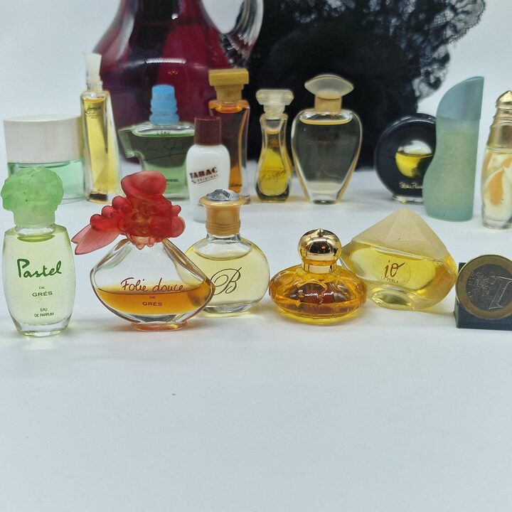 Zestaw miniatur perfum, kolekcja 30 vintage flakonikow projektantow (Dior, Sonia Rykiel, Laura Biagiotti) lata 80 i 90