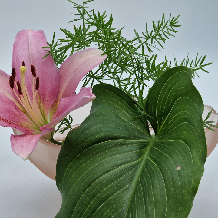 Centrotavola Art Déco Vetro Satinato Rosa con Flower Frog 1940