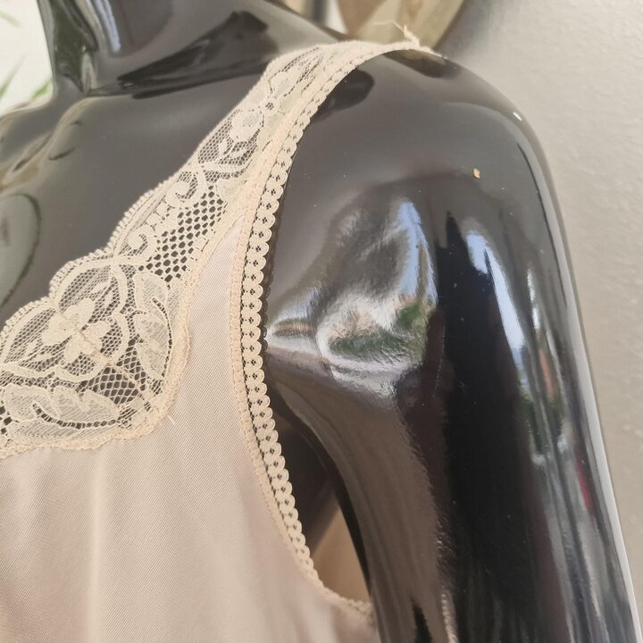 Halka Vintage Marie Claire Koronka Lata 80 Bezowa Poliamid Antystatyczny Hiszpania Talla 6 Duzy L XL
