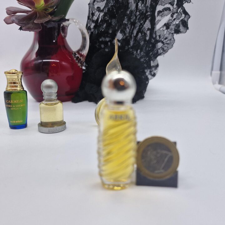 Set van 6 Vintage Spaanse Parfum Miniaturen, Loewe, J. Del Pozo, Victorio en Lucchino, Verzamelbare Geuren, Jaren 1990, Goede S…
