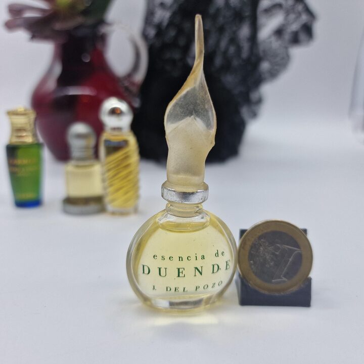 Set van 6 Vintage Spaanse Parfum Miniaturen, Loewe, J. Del Pozo, Victorio en Lucchino, Verzamelbare Geuren, Jaren 1990, Goede S…
