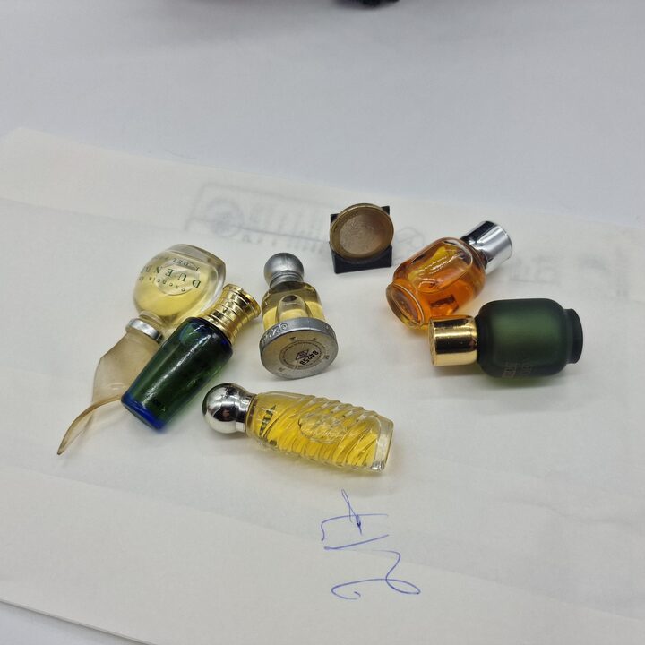 Lote de 6 Miniaturas de Perfume Espanhol Vintage, Loewe, J. Del Pozo, Victorio e Lucchino, Fragrancias Colecionaveis, Anos 1990…