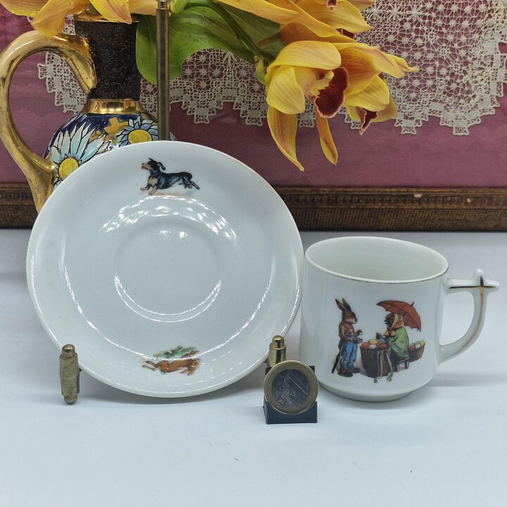 Eamag Bavaria Porzellan Tassen und Untertassen Set, Vintage Kindergeschirr mit Hasen und Zwerg, Osterdekor aus den 1940er Jahre…