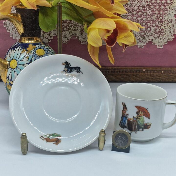 Eamag Bavaria Porzellan Tassen und Untertassen Set, Vintage Kindergeschirr mit Hasen und Zwerg, Osterdekor aus den 1940er Jahre…