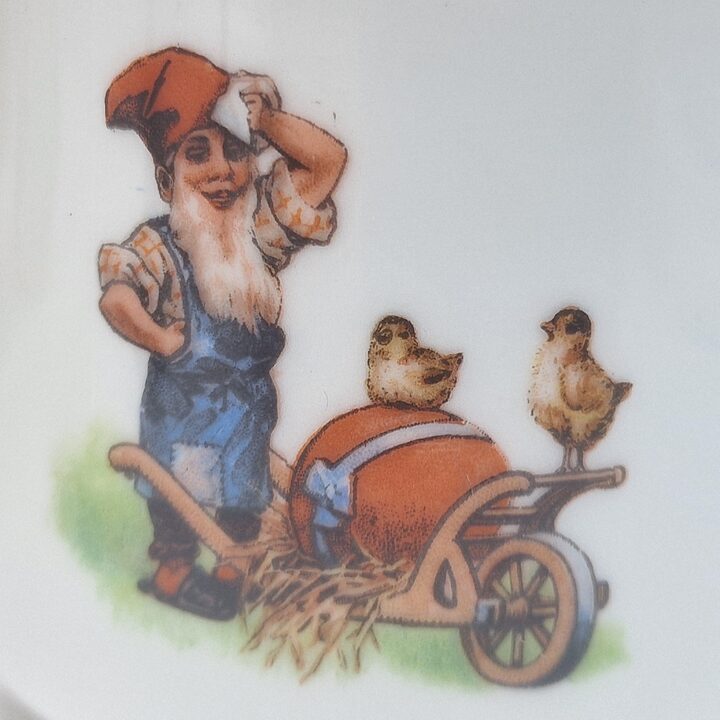 Eamag Bavaria Porzellan Tassen und Untertassen Set, Vintage Kindergeschirr mit Hasen und Zwerg, Osterdekor aus den 1940er Jahre…