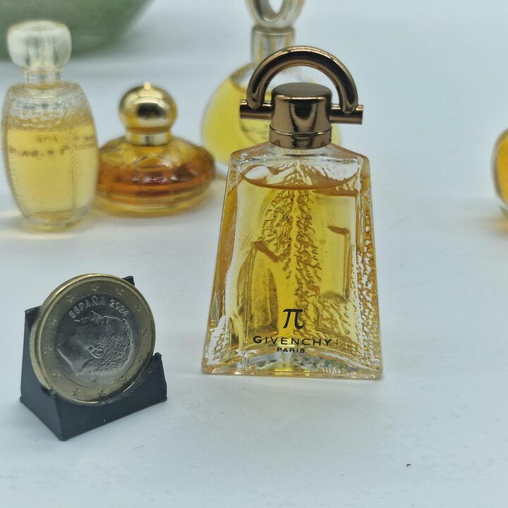 Conjunto 6 Miniaturas Perfume Vintage Chopard Casmir, Jean Patou Sublime, Givenchy Pi, YSL, Van Cleef & Arpels - Coleção Lujo F…