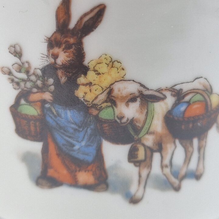 Eamag Bavaria Porzellan Tassen und Untertassen Set, Vintage Kindergeschirr mit Hasen und Zwerg, Osterdekor aus den 1940er Jahre…