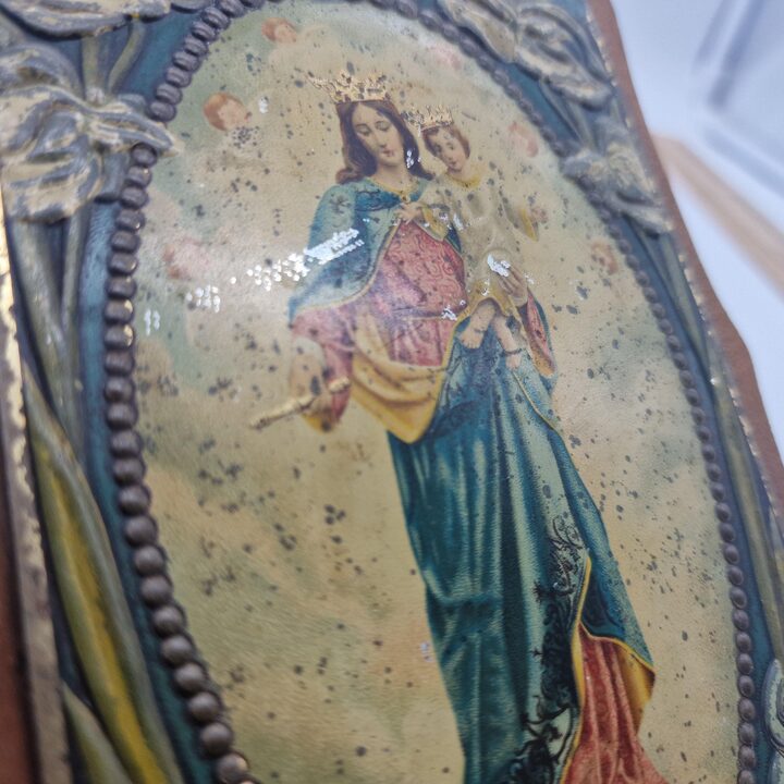 Antica Targa Religiosa Art Nouveau - Maria Auxilium Christianorum - Litografia su Latta e Legno - Barcellona 1910