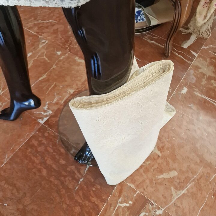 Hiszpańska Koronka Gipiura z lat 40., Haft Kwiatowy Kość Słoniowa, Szerokość 80cm, Cena za Metr