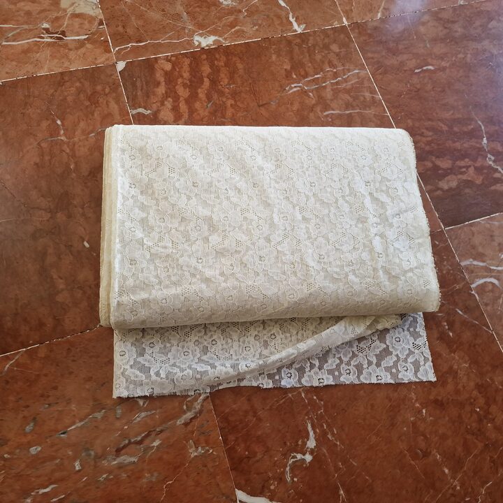 Hiszpańska Koronka Gipiura z lat 40., Haft Kwiatowy Kość Słoniowa, Szerokość 80cm, Cena za Metr