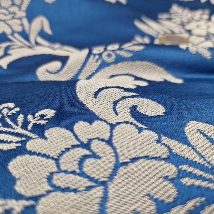 Blau-Silberner Valencia Damaststoff mit Lurex und Naturfasern