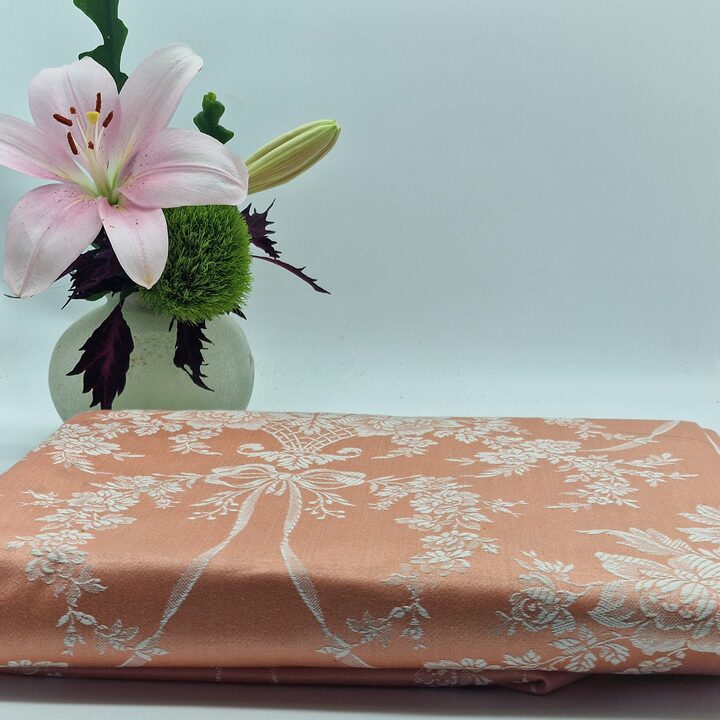 Tissu Coton Jacquard Vintage Style Francais Panier de Fleurs et Rubans Largeur 120cm Prix au Metre