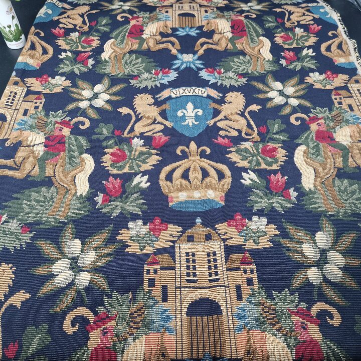 Francuski gobelin heraldyczny, wzór Mille-Fleurs z lwami i lilią, średniowieczny żakard, 140x100 cm, lata 70.