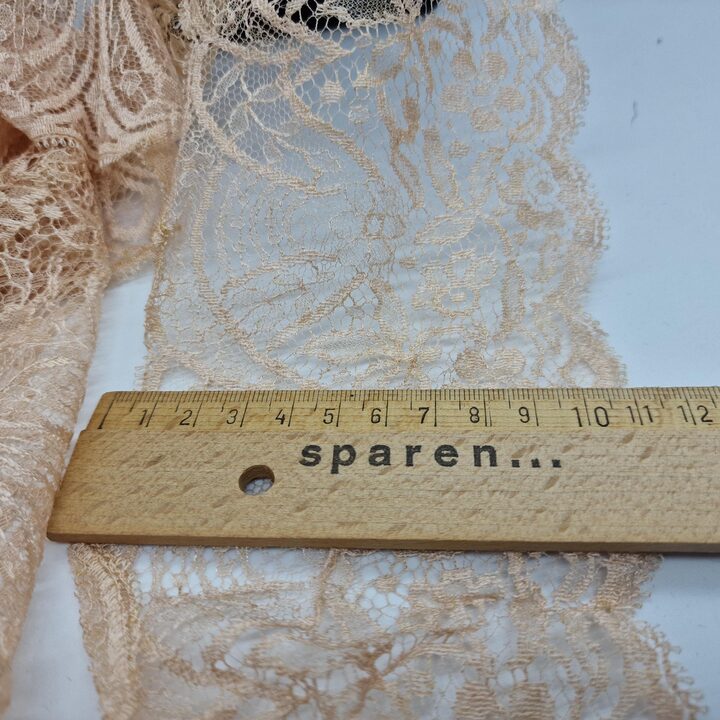 Lot de dentelle vintage, 2 longueurs soie et viscose mercerie blonde, motif floral Barcelone annees 50, 12x230cm et 11x130cm