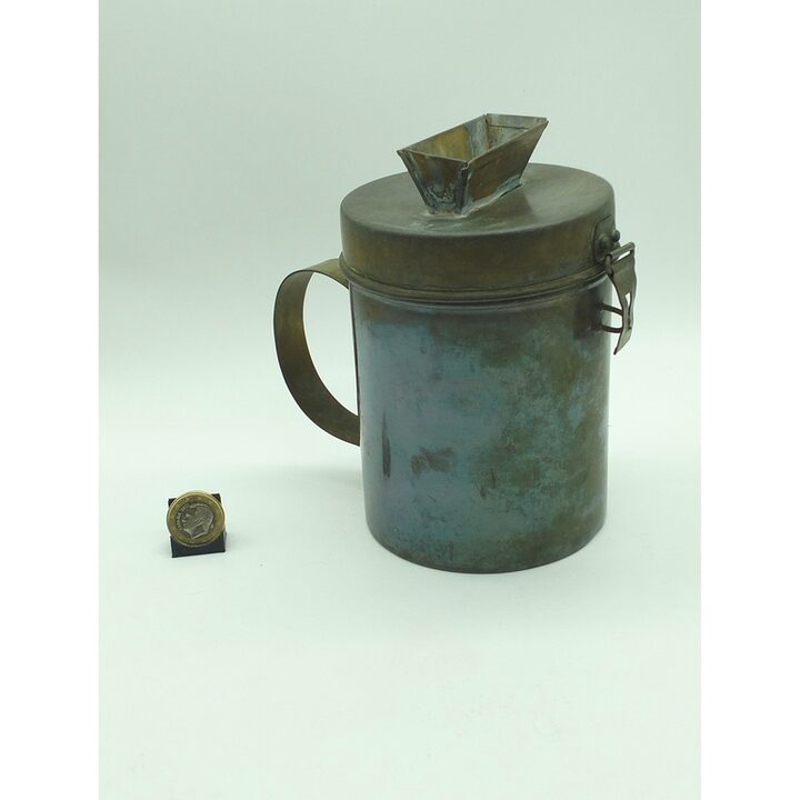 Almosenbecher Spardose aus Metall mit Trichterdeckel und Schloss, Charity Sammlerbox der 1970er Jahre, Vintage Münzsammler