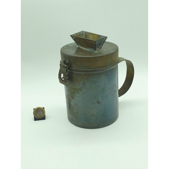 Almosenbecher Spardose aus Metall mit Trichterdeckel und Schloss, Charity Sammlerbox der 1970er Jahre, Vintage Münzsammler