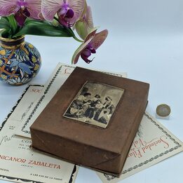 Antike Pappschachtel, Alejandro Anzola Madrid Schachtel mit Lithografie-Deckel, Spanische Sammler-Verpackung des frühen 20. Jah…