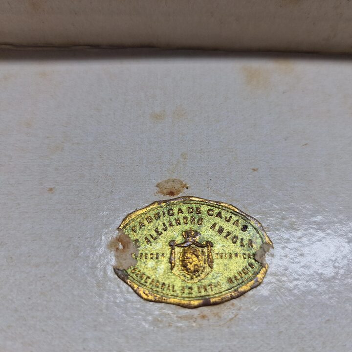 Antike Pappschachtel, Alejandro Anzola Madrid Schachtel mit Lithografie-Deckel, Spanische Sammler-Verpackung des frühen 20. Jah…