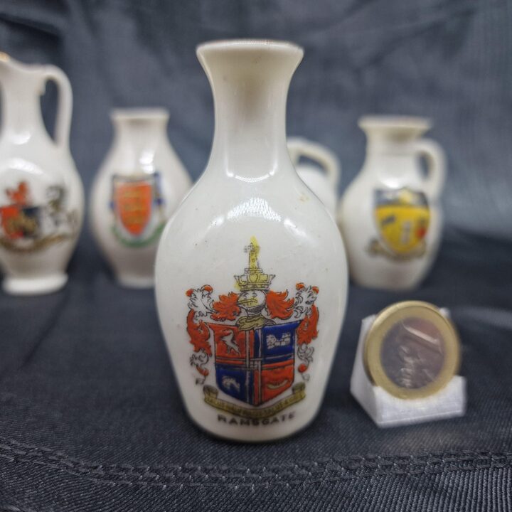 Miniaturowe Wazony i Dzbanki, W.H. Goss Alexandra Brytyjska Porcelana Heraldyczna Pamiątki, Exeter Jersey, Zestaw 5 szt., Edwar…