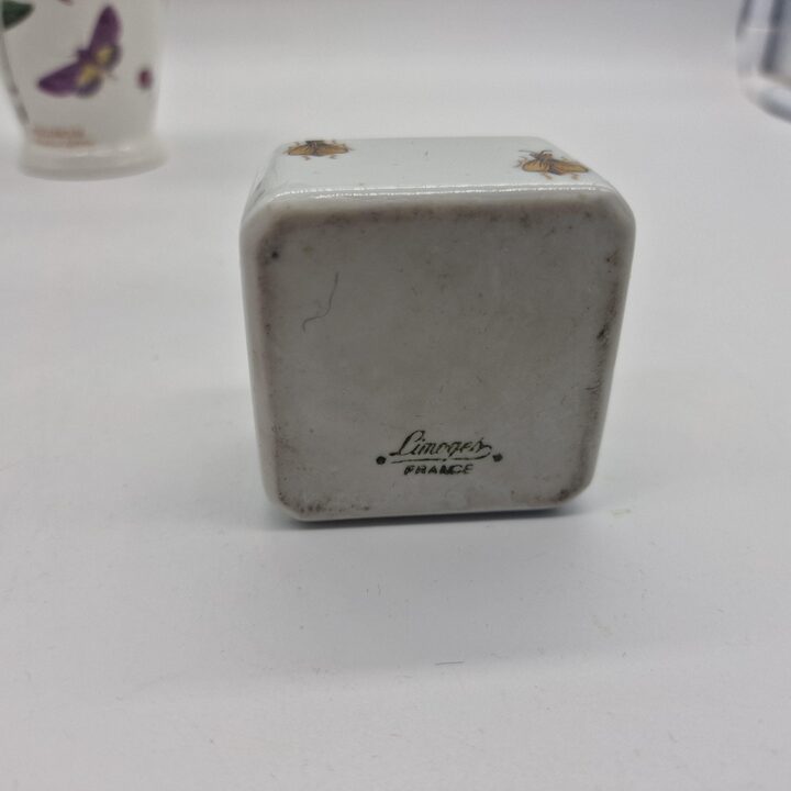 Vintage Limoges Porseleinen Inktpot met Gouden Napoleontische Bij Motief, Gemaakt in Frankrijk, Bureau Accessoire