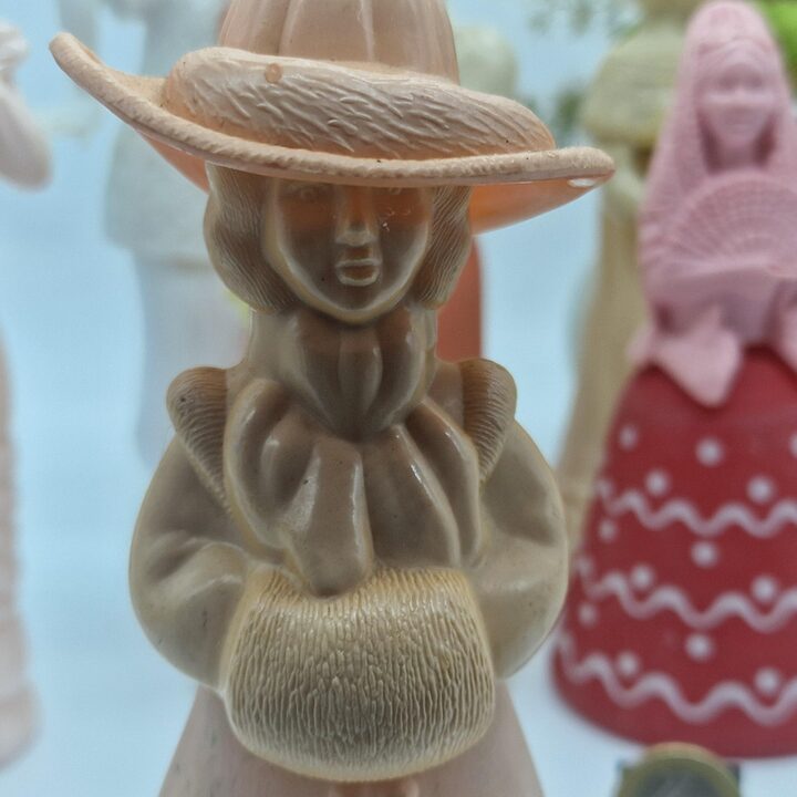 Zestaw Vintage Flakonów po Perfumach Avon, Kolekcjonerskie Karafki Figurkowe, Hiszpanska Dama, Panna Mloda, Matka i Dziecko, 9…