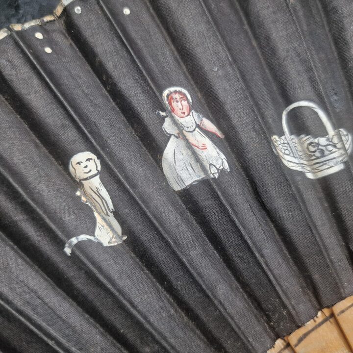 Leque Dobravel Pintado a Mao Madeira e Seda Preta Cena Arte Naif Leque Antigo para Restauracao Decoracao 1930