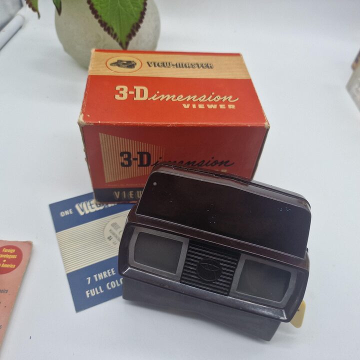 Винтажный стереоскоп View-Master Model C из коричневого бакелита с коробкой - 8 полных наборов дисков и 2 отдельных  - Sawyer's…