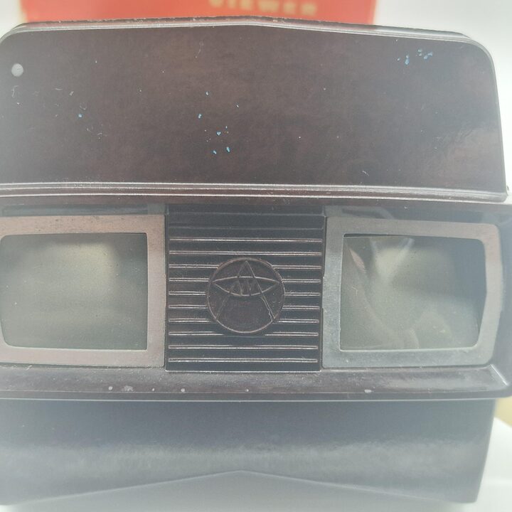 Винтажный стереоскоп View-Master Model C из коричневого бакелита с коробкой - 8 полных наборов дисков и 2 отдельных  - Sawyer's…