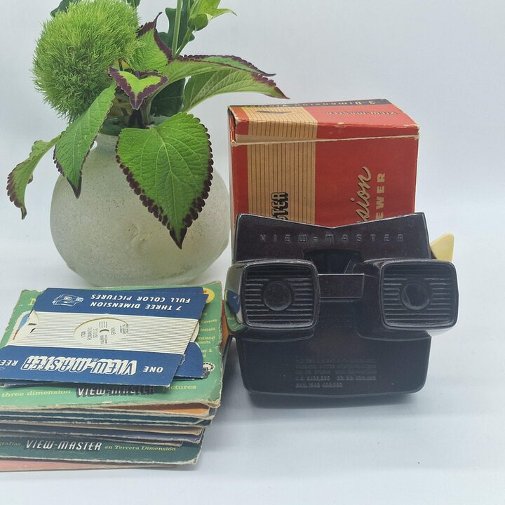 Винтажный стереоскоп View-Master Model C из коричневого бакелита с коробкой - 8 полных наборов дисков и 2 отдельных  - Sawyer's…