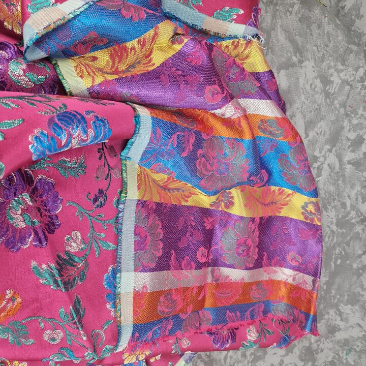 Tejido Jacquard Valenciano Años 70 - Mezcla de Seda y Algodón para Indumentaria Tradicional