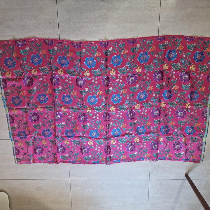 Tejido Jacquard Valenciano Años 70 - Mezcla de Seda y Algodón para Indumentaria Tradicional